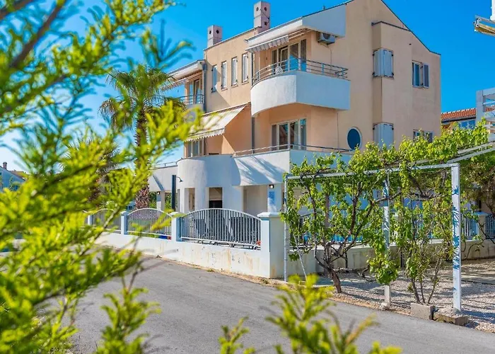 Family Friendly House With A Swimming Pool Privlaka, Zadar - 23642 * بريفلاكا