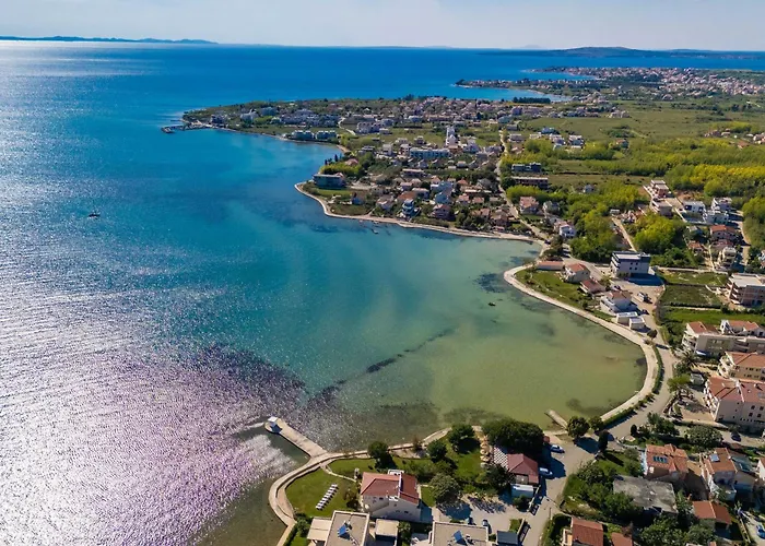 بيت للعطل Family Friendly House With A Swimming Pool Privlaka, Zadar - 23642 بريفلاكا