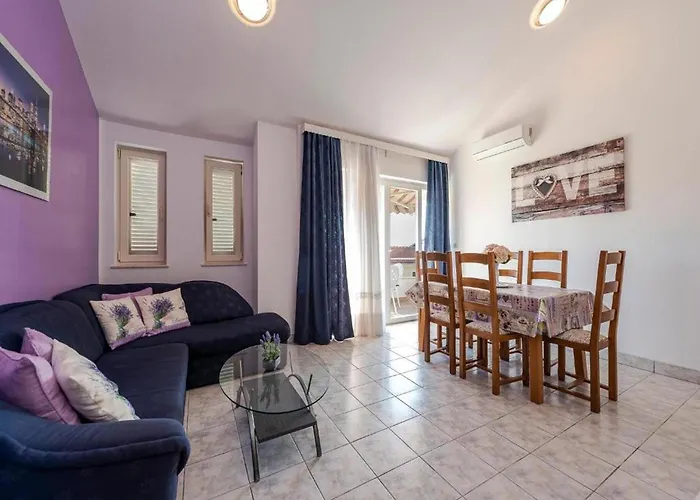 بيت للعطل Family Friendly House With A Swimming Pool Privlaka, Zadar - 23642 *
