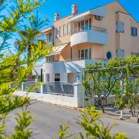 Family Friendly House With A Swimming Pool Privlaka, Zadar - 23642 * Privlaka (Zadar)