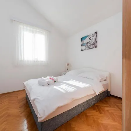 Prázdninový dům Family Friendly House With A Swimming Pool Privlaka, Zadar - 23642