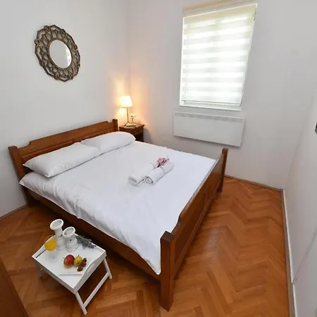 Family Friendly House With A Swimming Pool Privlaka, Zadar - 23642 Prázdninový dům Privlaka (Zadar)