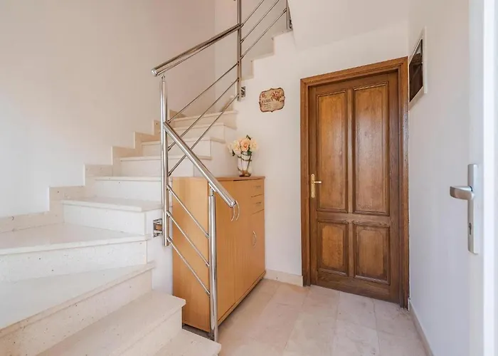 Vakantiehuis Family Friendly House With A Swimming Pool Privlaka, Zadar - 23642 *